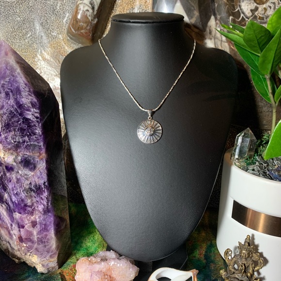 ๐ ๐นNWT Sterling silver sun pendant